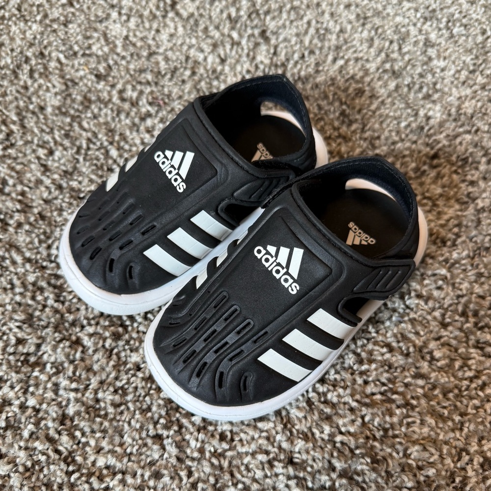 Adidas toddler sandals water shoes size 6